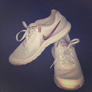 White Nike Flex